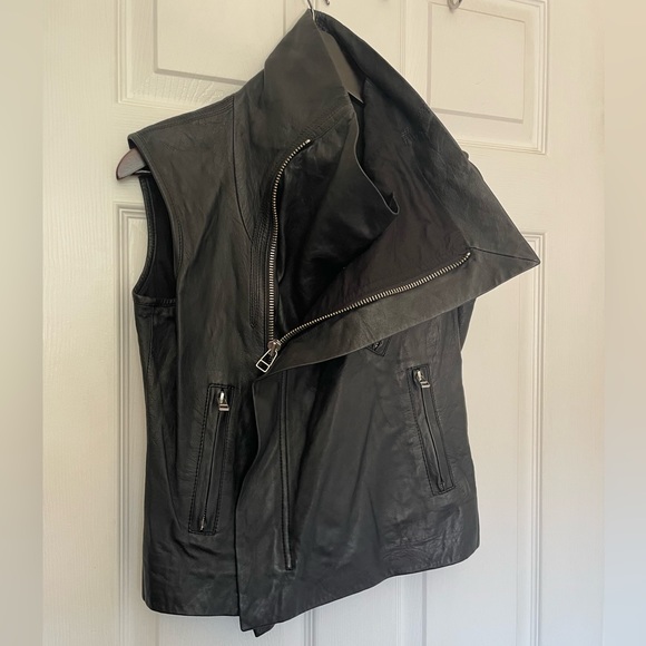 Brighton black leather moto vest Sz S - Picture 4 of 10